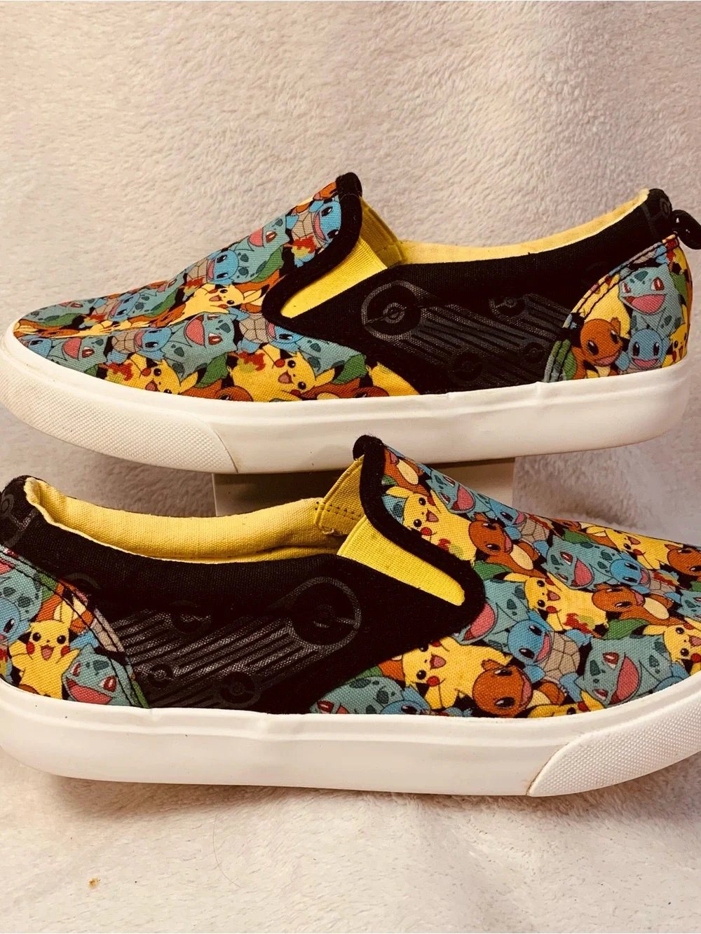 Ground UP Pokémon Pikachu Slip-on Canvas Sneakers. Youth Size 5